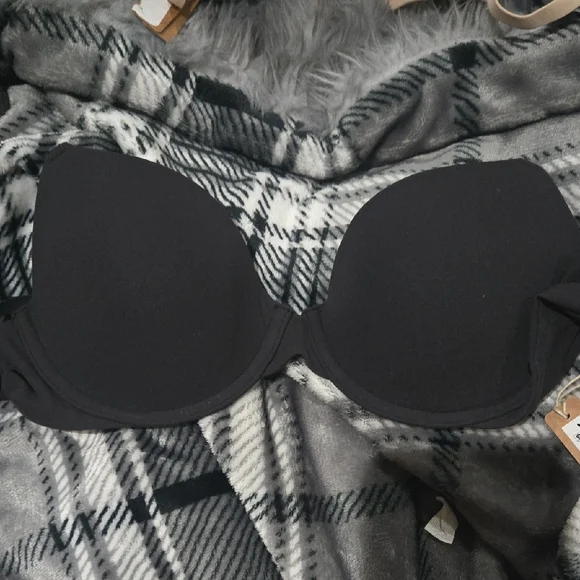 Skims Fits Everybody T-shirt Bra - Picture 3 of 6